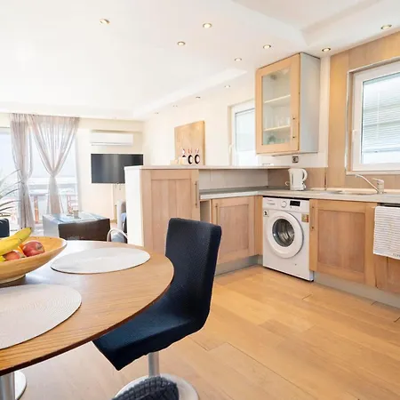 Molos Seaside Apartment *
