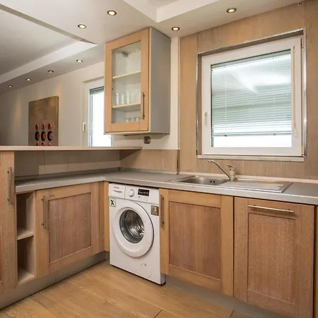 Molos Seaside דירה