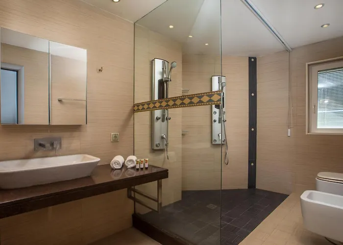 Апартаменты Molos Seaside *