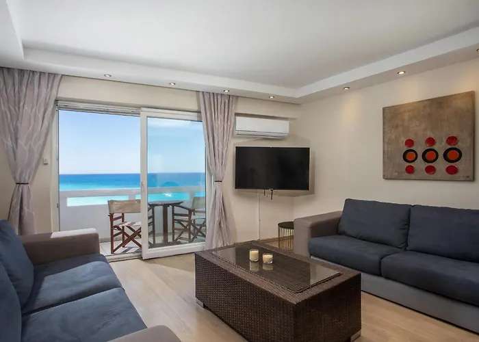 Molos Seaside Апартаменты *