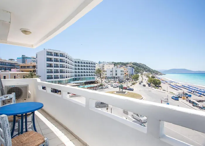 Апартаменты Molos Seaside *