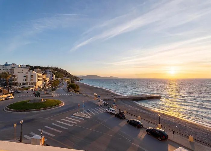 Molos Seaside דירה