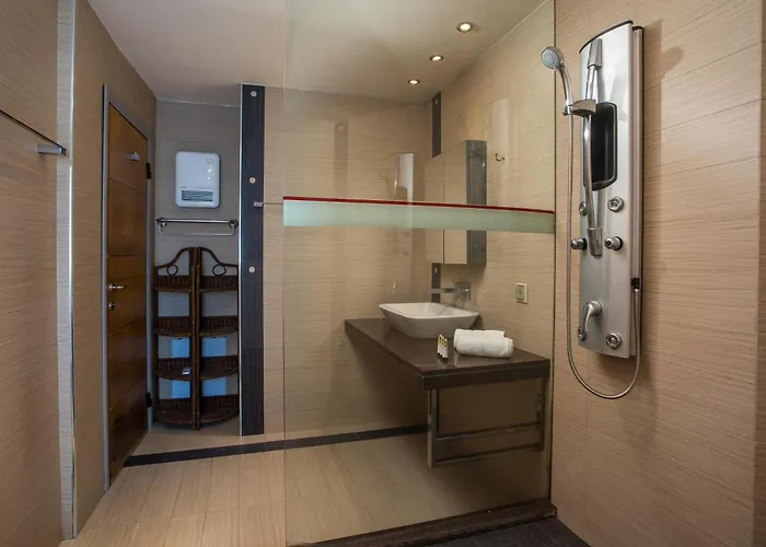 Molos Seaside דירה *