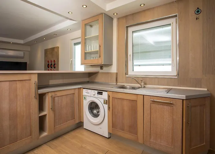 Molos Seaside דירה